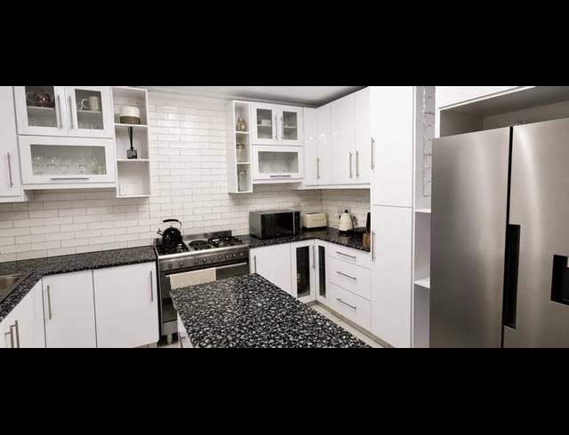 3 BEDROOM TOWNHOUSE FOR SALE IN BELLEVUE